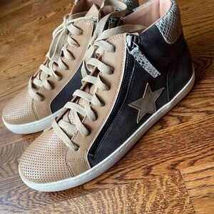 Mi.iM Tan and Black High-Top Star Sneakers with Snake Trim